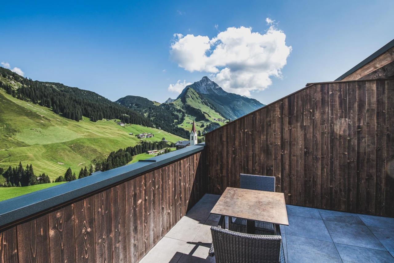 Alpenparks Hotel & Apartment Arlberg Warth Mit Pool Exterior photo