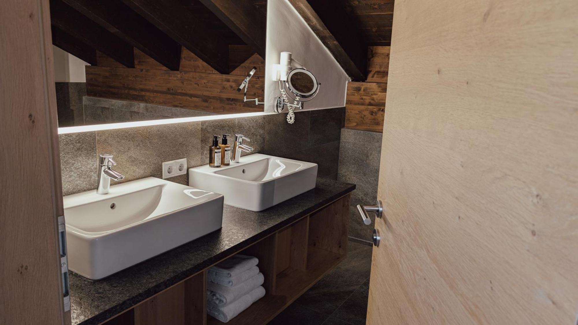 Alpenparks Hotel & Apartment Arlberg Warth Mit Pool Room photo